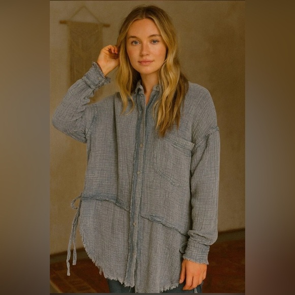 Tops - Casual Gray Button-Up Shirt